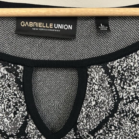 Gabrielle Union Black and White Sweater with some shine size Large - Picture 2 of 5